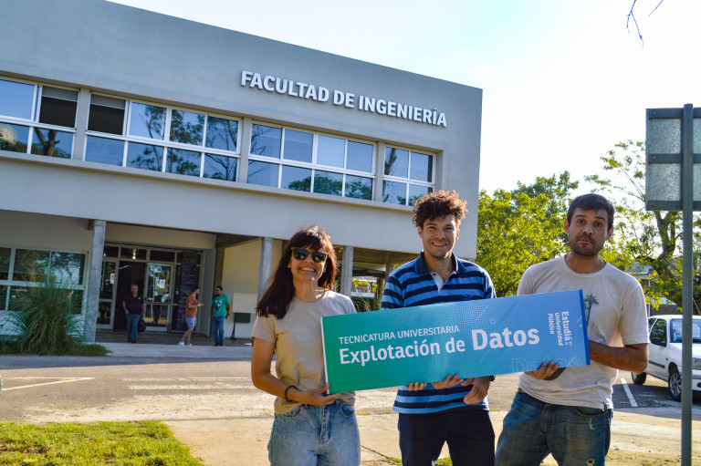 Primeros graduados de la Tecnicatura en Procesamiento y Explotación de Datos