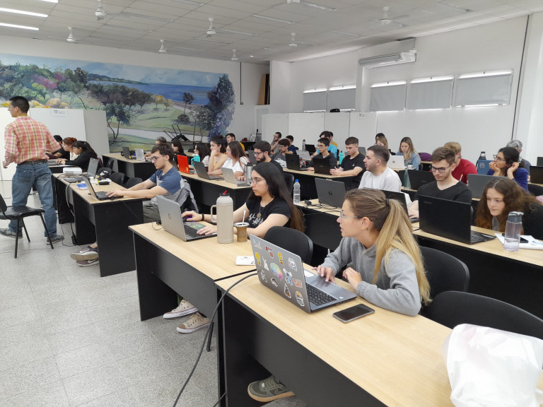 Taller para estudiantes de la FIUNER