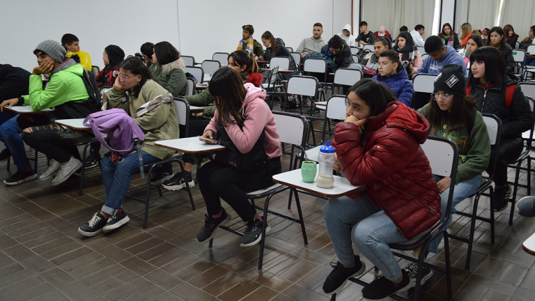 Concursos docentes para el Departamento Académico Humanidades e Idiomas