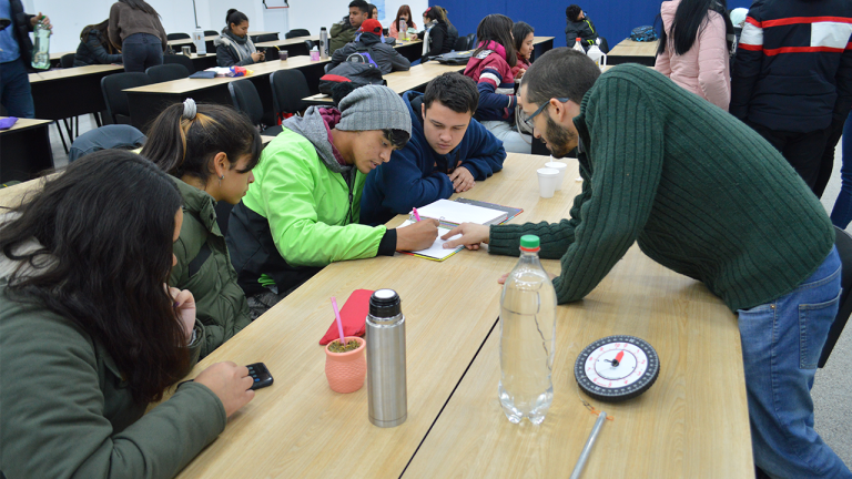 Concursos docentes para el Departamento Académico Físico-Química