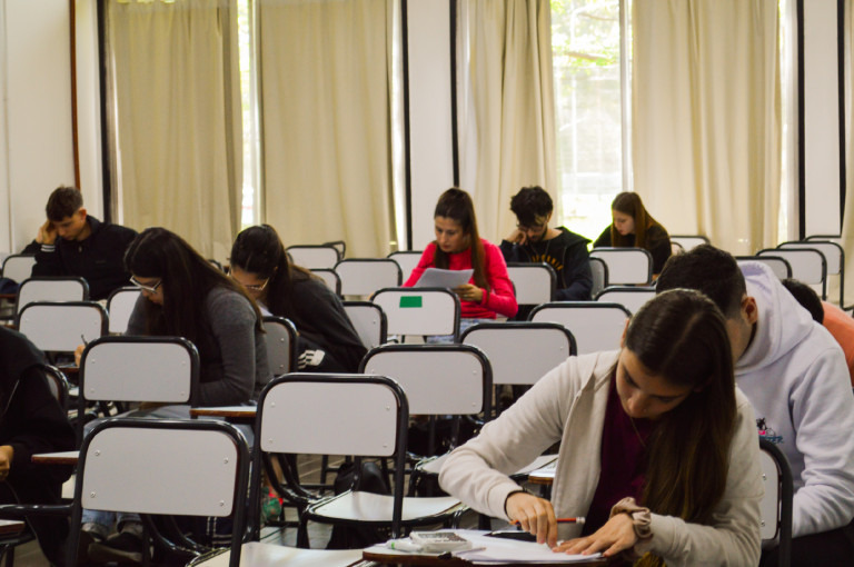 Abren concursos para Ayudantes Estudiantes a la Docencia