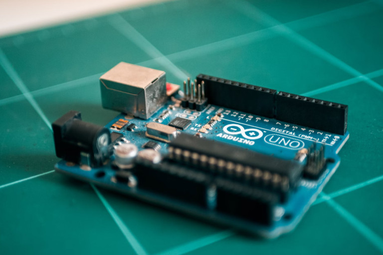 Comienza un curso de Prototipado Electrónico de Aplicaciones usando Arduino
