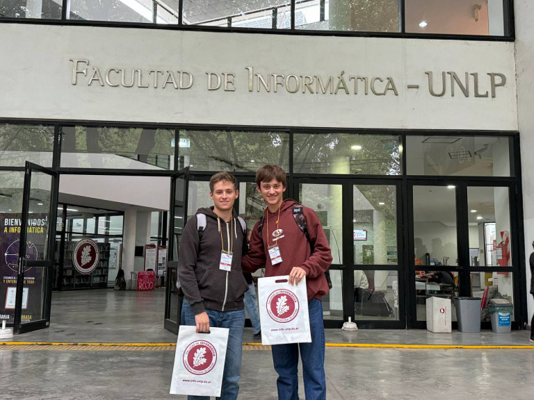 Dos estudiantes de la FIUNER participaron del Congreso de Ciencias de la Computación (CACIC)