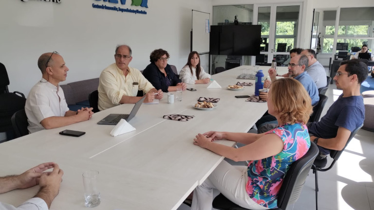 Reunión con autoridades de CNEA para avanzar en proyectos conjuntos