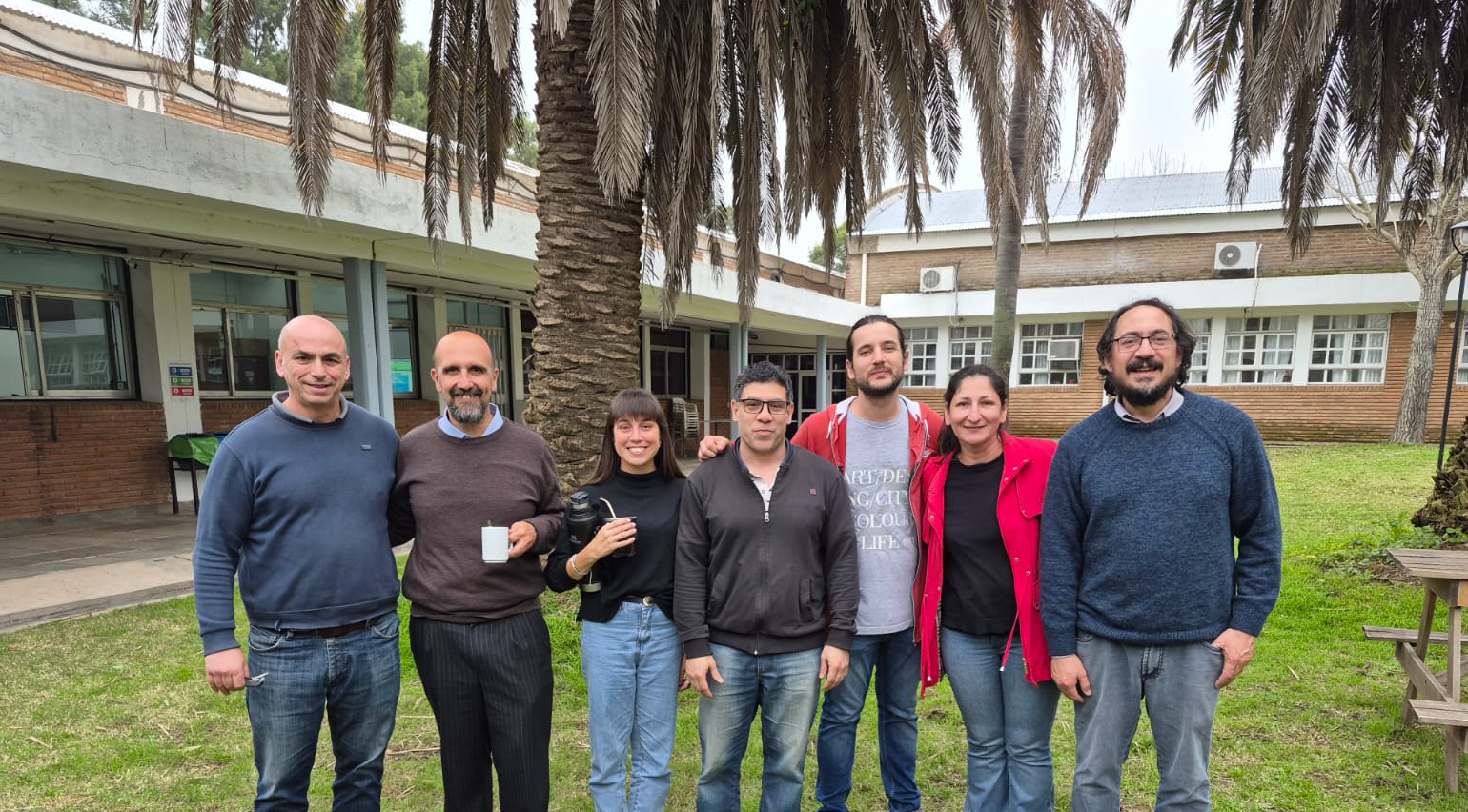 El Dr. Luis Falcón brindó una charla sobre tecnología, soberanía y medicina social